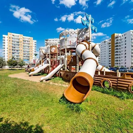 Cornelius Pool In Caesar & Apartment